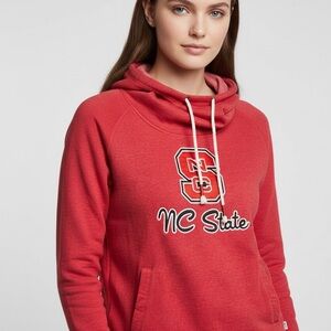 🌻NC State Wolfpack Women's Red Big Logo Funnel Neck Pullover Hoodie XL